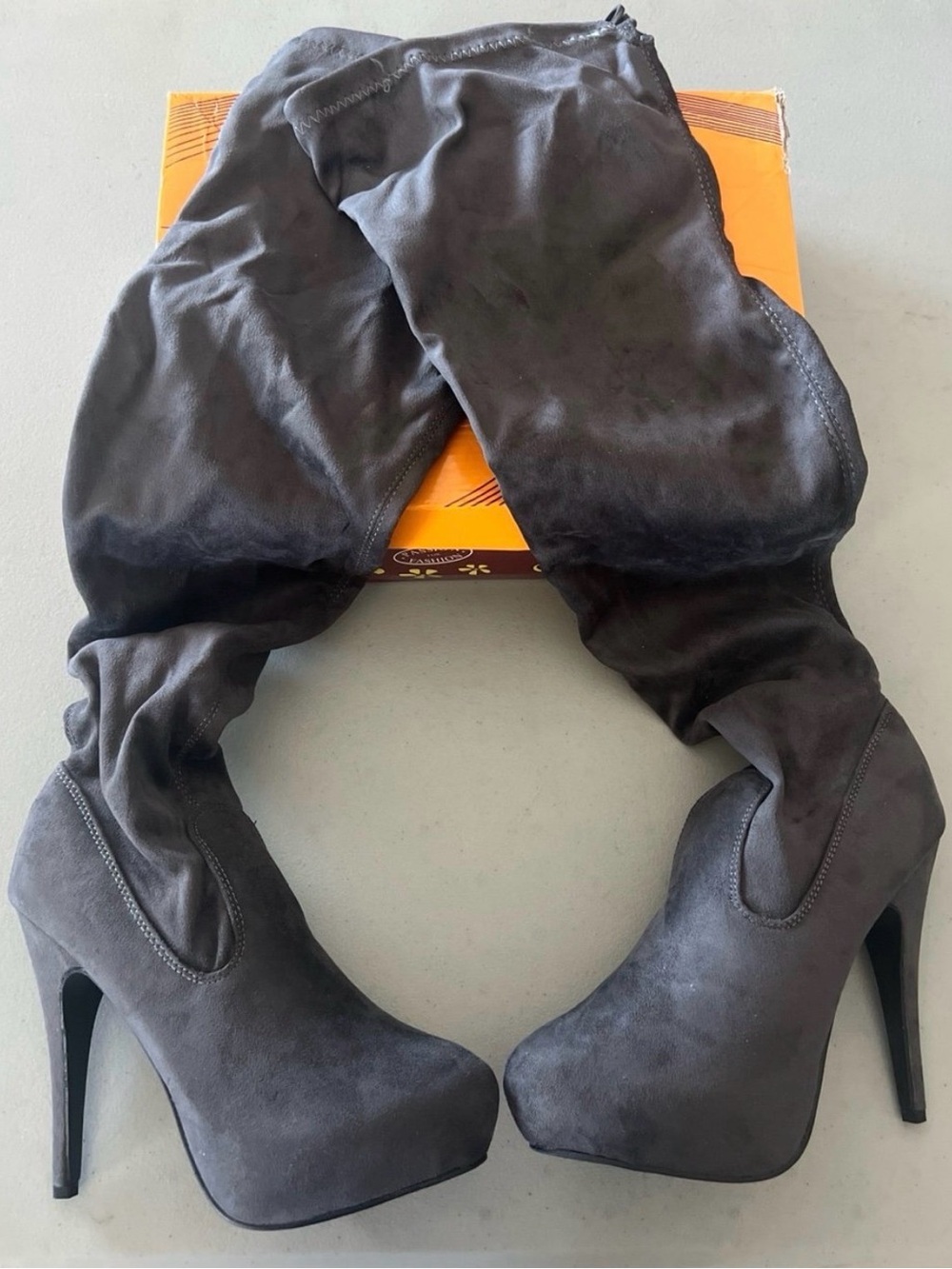 Women's Tall Over-the-Knee Platform Heeled Shoes Size 8.5